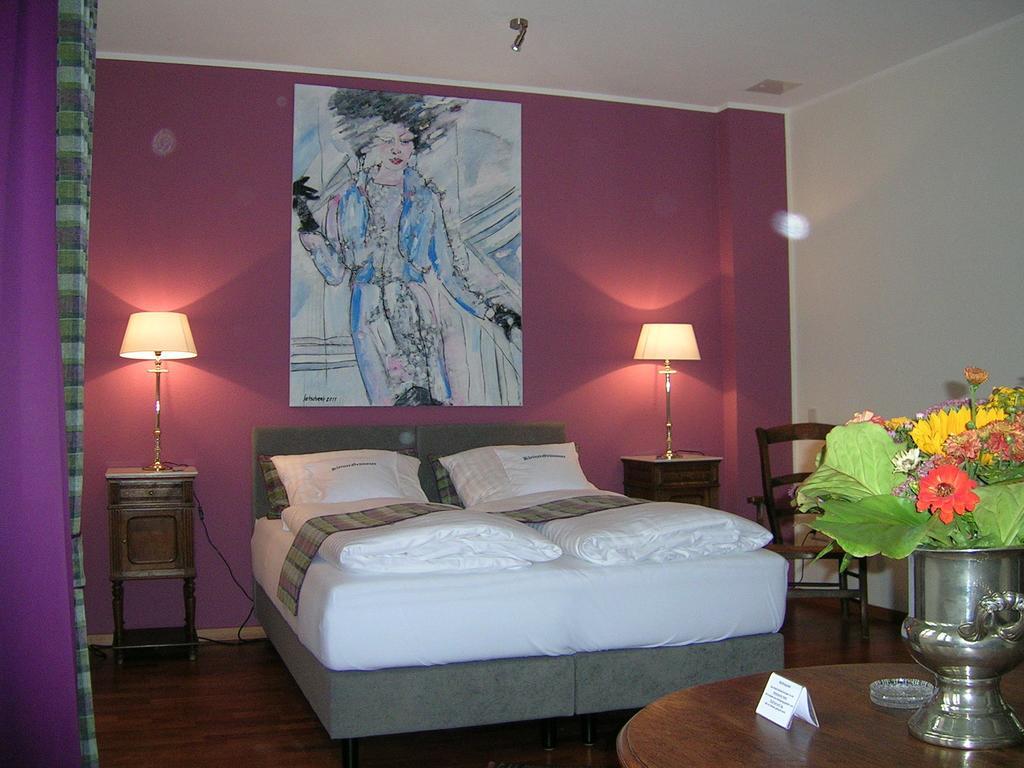 Hotel & Cafe Kleinergruenauer Bad Salzuflen Room photo